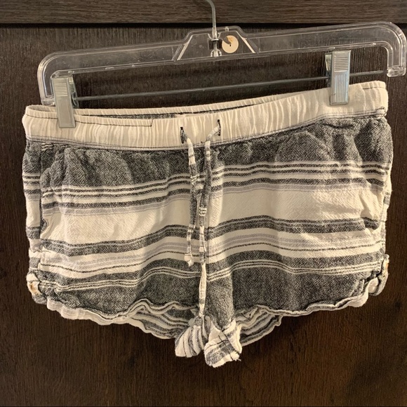 SO Short Shorts - Picture 2 of 4